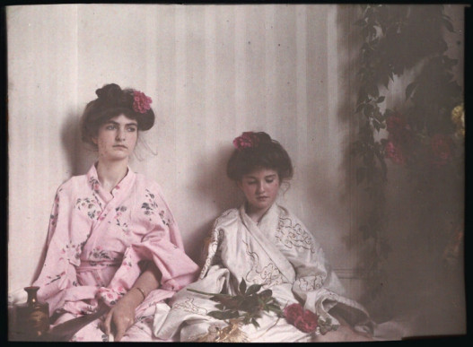 Две девушки в кимоно, 1908 год