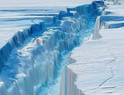 От Антарктиды откололся гигантский айсберг размером с Уэльс