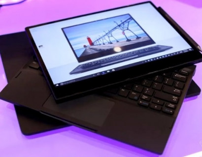 Выпущен первый в мире ноутбук с беспроводной зарядкой