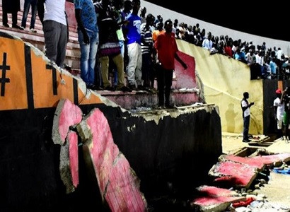 Восемь болельщиков погибли из-за обрушения стены стадиона в Сенегале