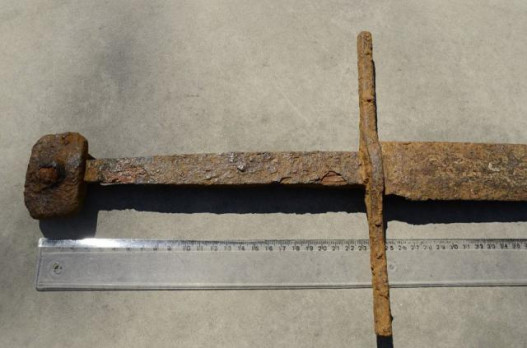 Միջնադարյան սուր է հայտնաբերվել տորֆի ճահճում