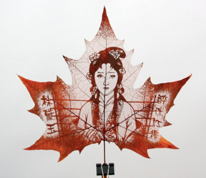 Потрясающе тонкие картины на листьях клена от китайских мастеров