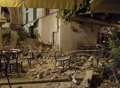 Killer earthquake hits the Med: At least two dead and hundreds hurt as powerful tremor hits Greek and Turkish holiday resorts