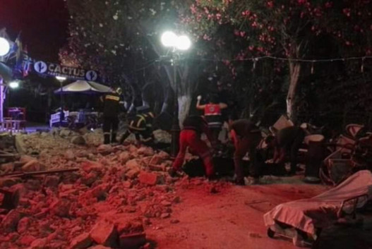 Мощное землетрясение произошло у берегов Турции и Греции, есть жертвы
