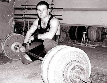 Погиб двукратный чемпион Европы по тяжелой атлетике Петросян