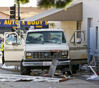 Van plows into crowd in Los Angeles; at least 9 hurt