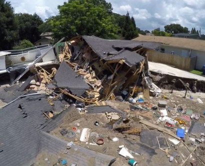 Massive Florida sinkhole destroys homes