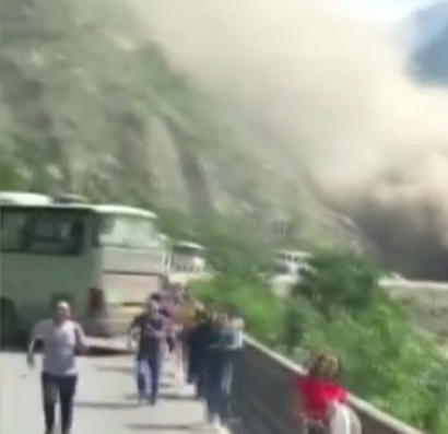 Landslide Disrupts Traffic in China's Sichuan Province