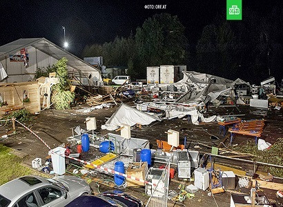 Буря обрушила пивной тент в Австрии, погибли двое, еще 40 ранены