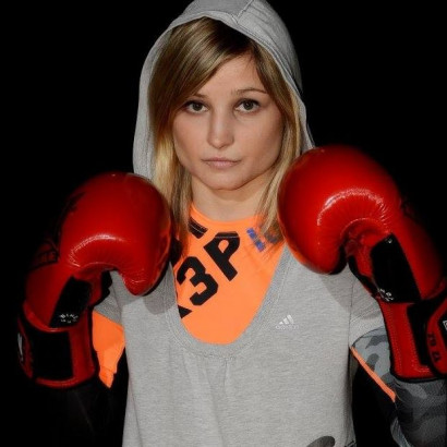 Действующая чемпионка мира по боксу умерла в возрасте 26 лет