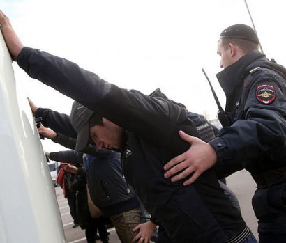 «Մոսկվա» առևտրի կենտրոնում ոստիկանության հետ զանգվածային ծեծկռտուք կազմակերպելու փորձի համար մոտ 100 ներգաղթյալ է բերման ենթարկվել