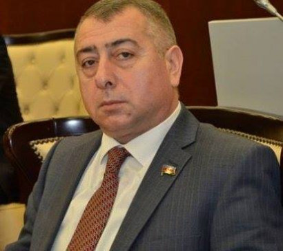 Ադրբեջանցի պատգամավորը կոչ է արել Բաքվում գտնվող հայ պատվիրակների գլխին մի շիշ օղի կոտրել