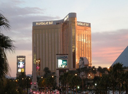 СМИ: стрелок из Лас-Вегаса пронес в номер отеля более десяти чемоданов