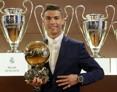 Роналду продал копию "Золотого мяча" за 600 тысяч еврօ