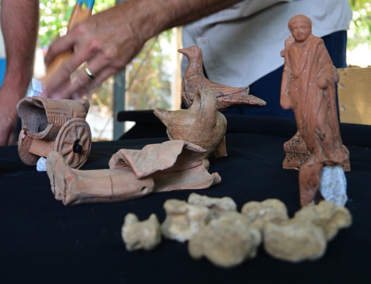 Երեխաների շիրիմների պեղումների ժամանակ հայտնաբերվել են երկուհազարամյա խաղալիքներ