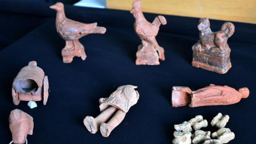 Երեխաների շիրիմների պեղումների ժամանակ հայտնաբերվել են երկուհազարամյա խաղալիքներ