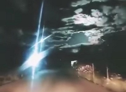 Жители Китая сняли на видео мощный взрыв метеорита