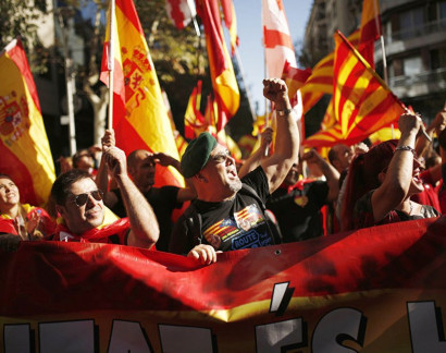 Thousands protest in Barcelona against Catalan independence