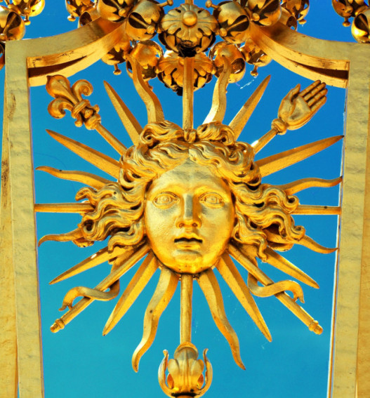 «Արևի արքայի» խորհրդանշանը՝ Վերսալի դարպասներին