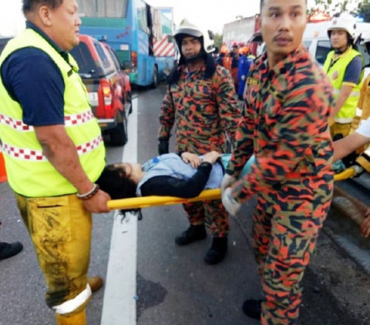В Малайзии столкнулись два автобуса: восемь погибших