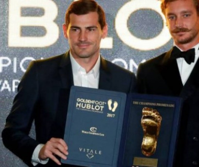 Вратарь «Порту» Касильяс получил премию Golden Foot — 2017