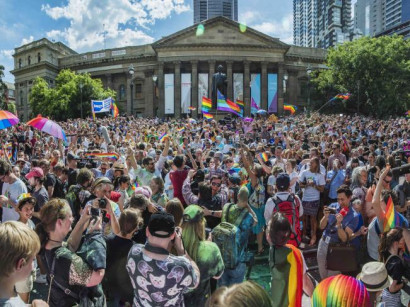 Жители Австралии проголосовали за гей-браки