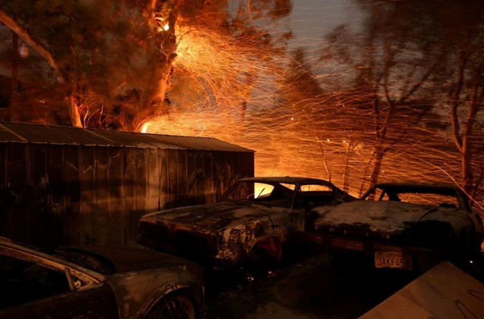 15 сюрреалистических фото из Калифорнии, которая сейчас больше похожа на ад