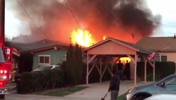 2 dead after small plane crashes into San Diego house, fire officials say