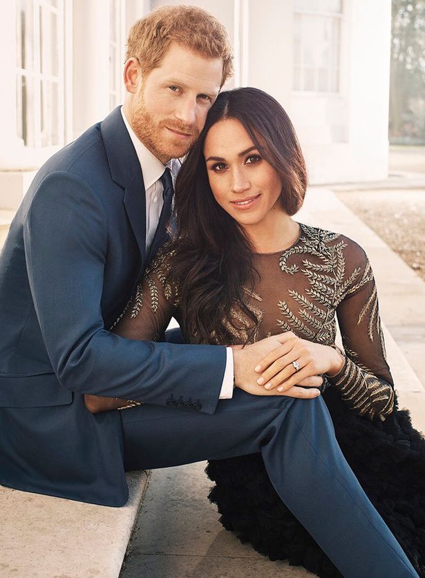 Принц Гарри с невестой Меган опубликовали официальные фото своей помолвки