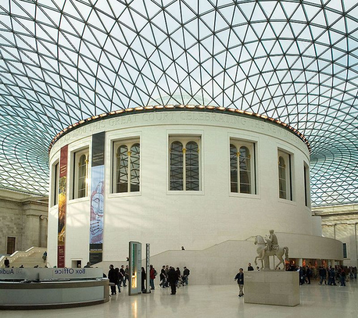 Թանգարանային կենտրոնը ստեղծվել է 2001 թվականին և ծառայում է որպես Great Court՝ տարածվելով Բրիտանական