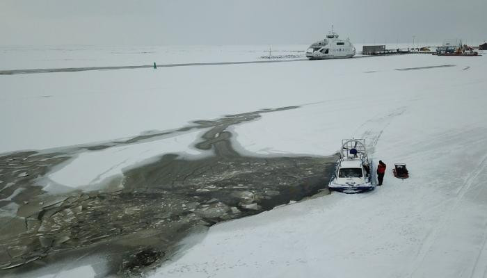 Էստոնիայում մարդատար միկրոավտոբուսը սառույցի տակ է անցել