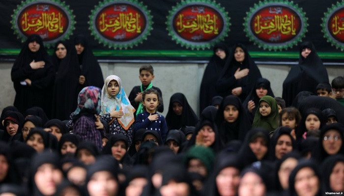 В Тегеране женщина, снявшая платок на улице, приговорена к двум годам