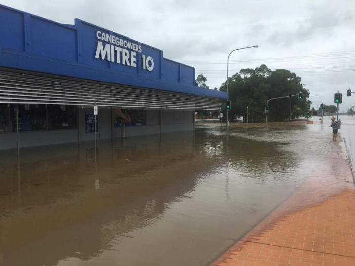 Crocodiles latest danger for Australian flood towns