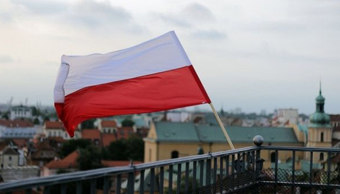 Польша может выслать из страны российских дипломатов из солидарности с Лондоном