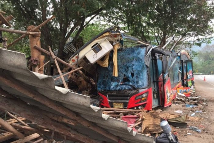 Թայլանդում ավտոբուսի վթարի հետևանքով 19 մարդ է զոհվել, 35-ը վիրավոր է
