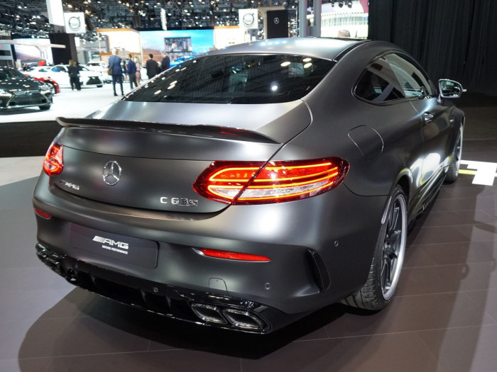 В Нью-Йорке показали обновленный Mercedes-AMG C63