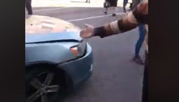 «Էդ ձևո՞վ են ուզում հայ տղուն վախեցնեն». ծաղկավաճառը հայտնում է, որ ոստիկանները ջարդել են թոռների ավտոմեքենան