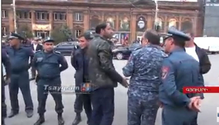 Գյումրիում բախումներ են տեղի ունեցել ոստիկանների և ցուցարարների միջև