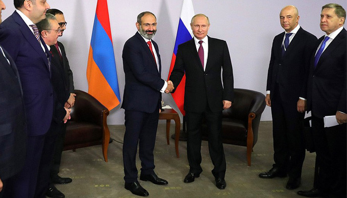 Никаких "разворотов Армении" не будет: о чем говорили Путин и Пашинян