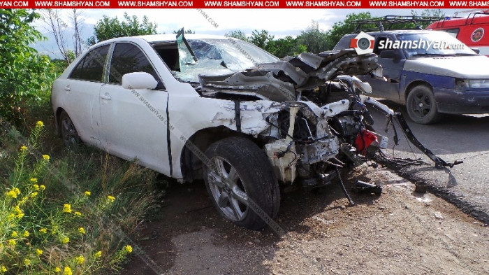 Արարատի մարզում ճակատ-ճակատի բախվել են Toyota Camry-ն ու Mercedes-ը. կա 1 զոհ, 2 վիրավոր