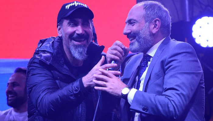 Tankian: "Time for an Armenia style peaceful revolution no?"