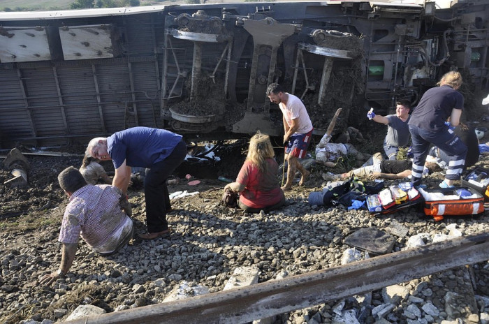 Թուրքիայում գնացքի վթարի հետևանքով 24 մարդ է զոհվել, 338-ը վիրավոր է