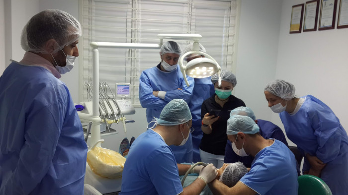 Компания Bredent Georgia совместно с клиникой New Dent XXI в рамках 14-го международного конгресса провела курс обучения по имплантологии