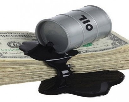 Нефть дешевеет на фоне укрепления доллара и росте запасов в США