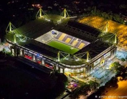 Borussia Dortmund’s stadium briefly closed due to unexploded WW2 bomb