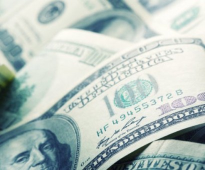 Доллар снижается к мировым валютам в рамках коррекции