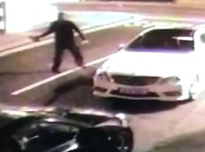 Watch: Car thief knocks himself out with brick while trying to break window