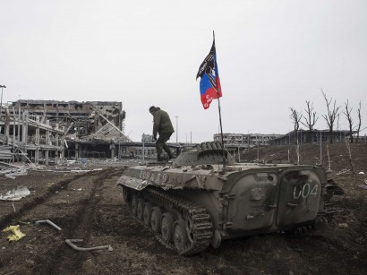 Some 12,000 Russian soldiers in Ukraine supporting rebels: U.S. commander