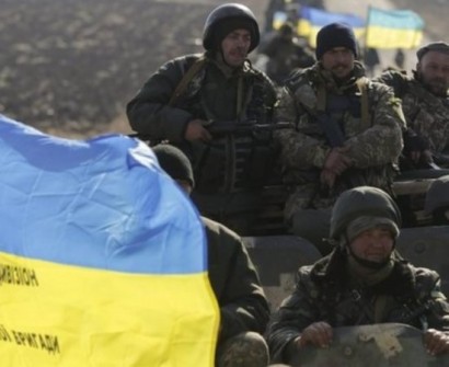 Ukraine crisis: Ukrainian MPs back bill to boost army