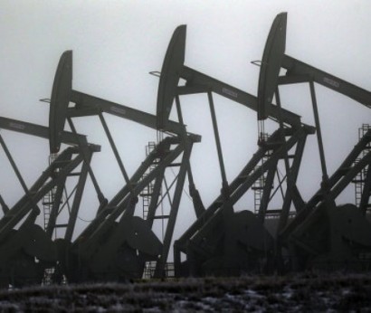 Мировые цены на нефть снижаются на слабой статистике из Китая